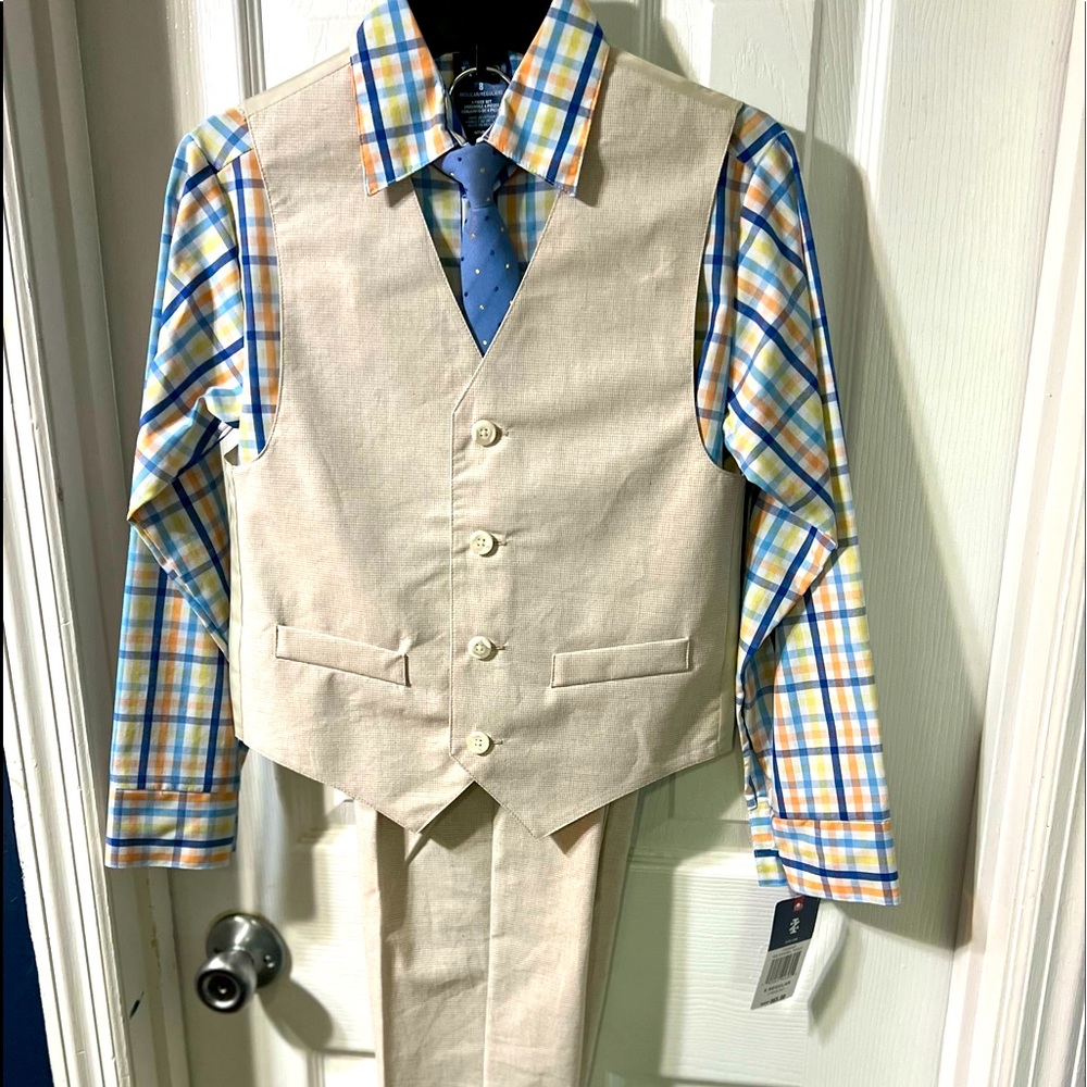 Izod 4 piece suit boys size 8
